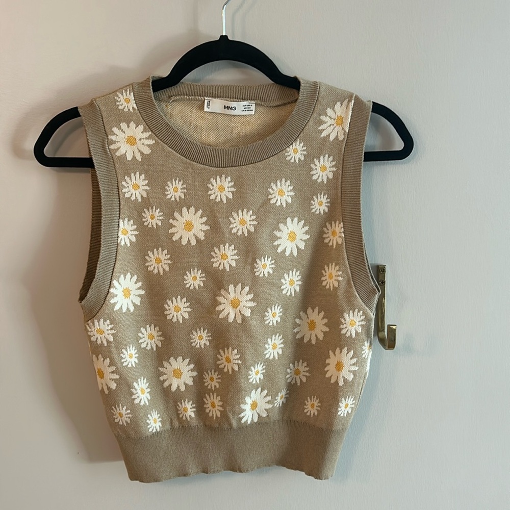 Sweater shirt with flowers